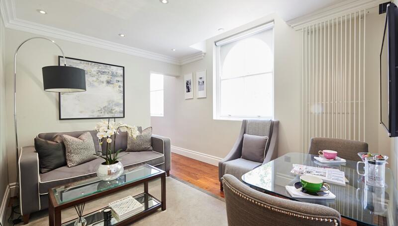 2 bed property in Garden House, Kensington Gardens Square, London